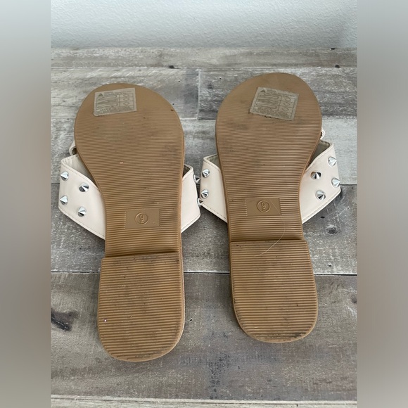 Olivia & Kate New York - Spikes flats. - Picture 3 of 3